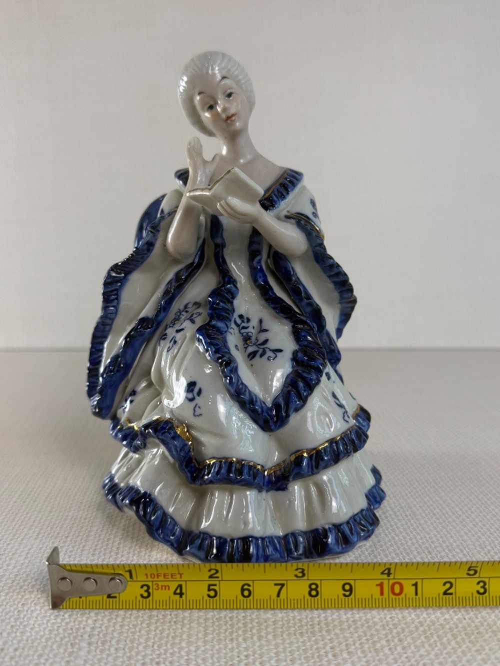 Blue & White Porcelain Lady Figurine Seated Woman Reading Delft Style Gold Trim - Picture 6 of 11